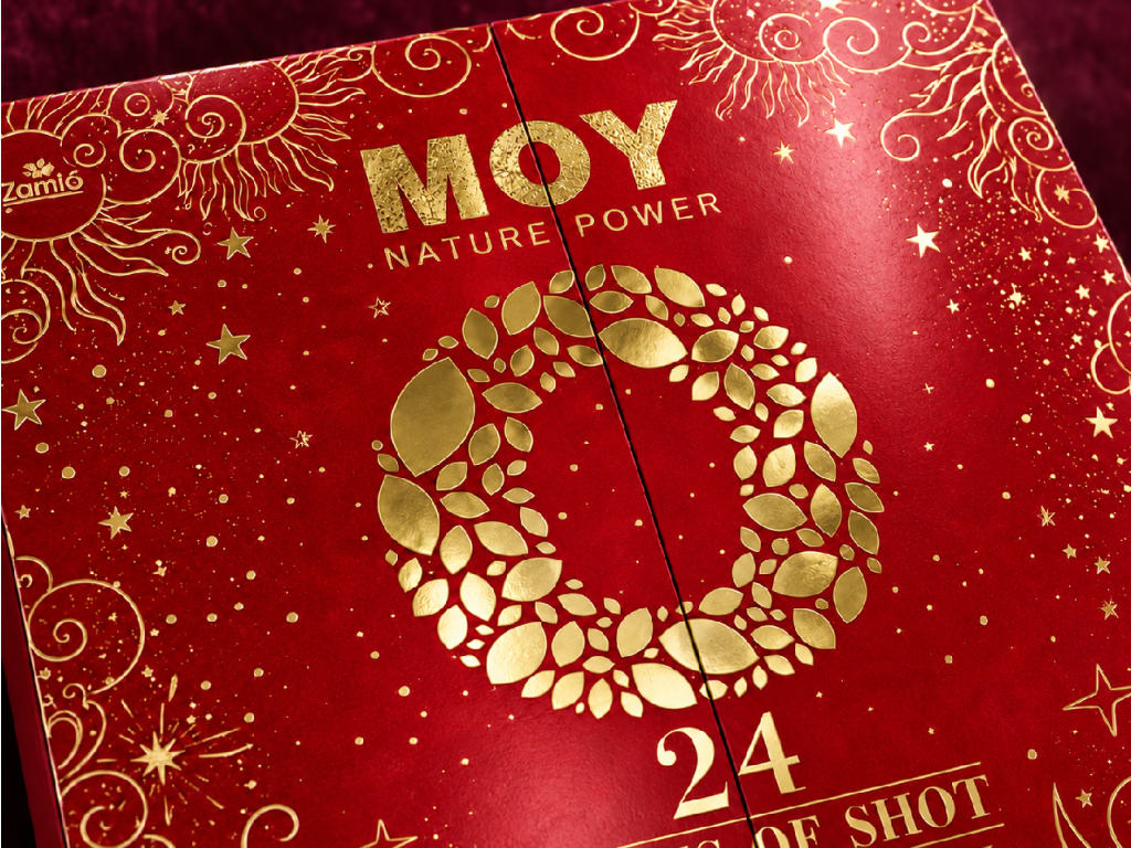 Detail zlatej razby na prednej strane MOY Adventného kalendára 24 Days of Shot Rubín