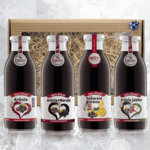 4 sklo flase plne stavy a za nimi je darčekova krabicka hneda